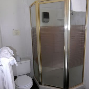 Room-11-bath