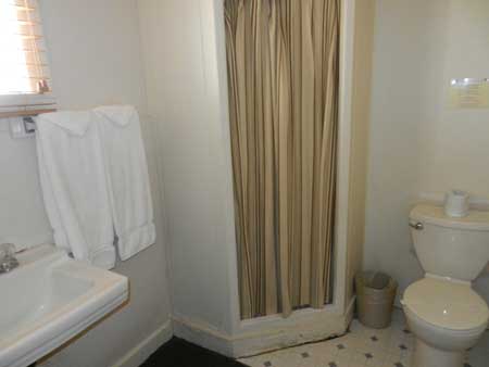 Room-7-bath