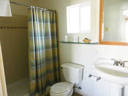 Room-8-bath-1